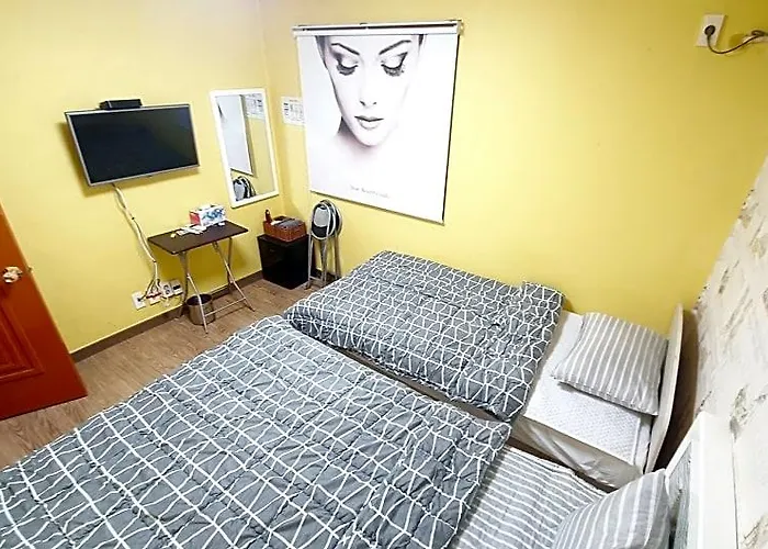 Hipzy Hotel