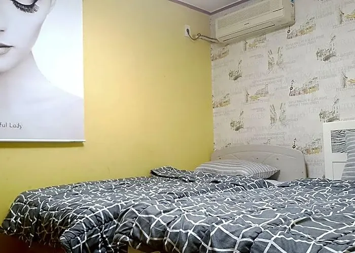 Hipzy Hotel