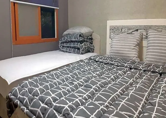 Hipzy Hotel